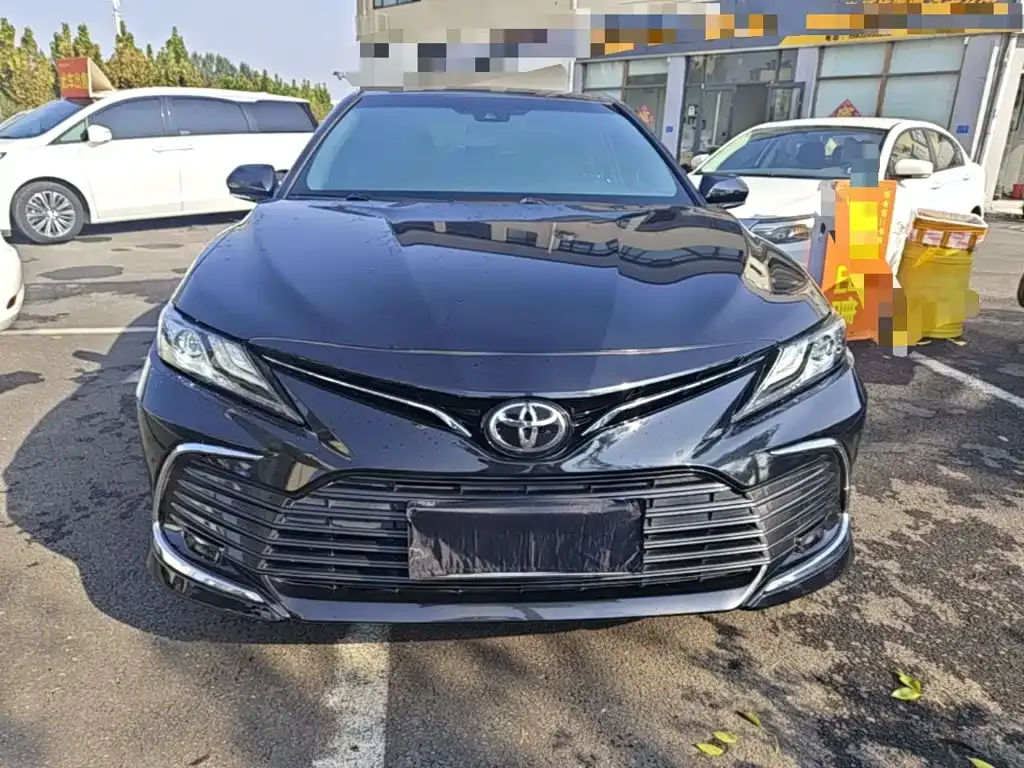 Toyota Camry — фото 9