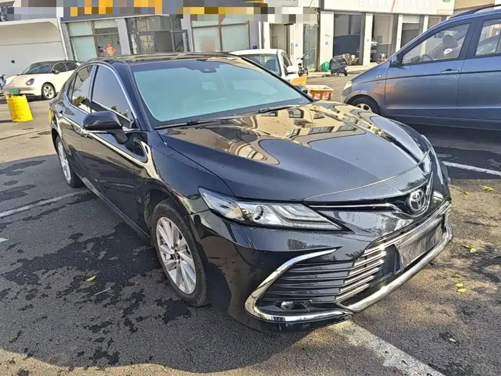 Toyota Camry — фото 7