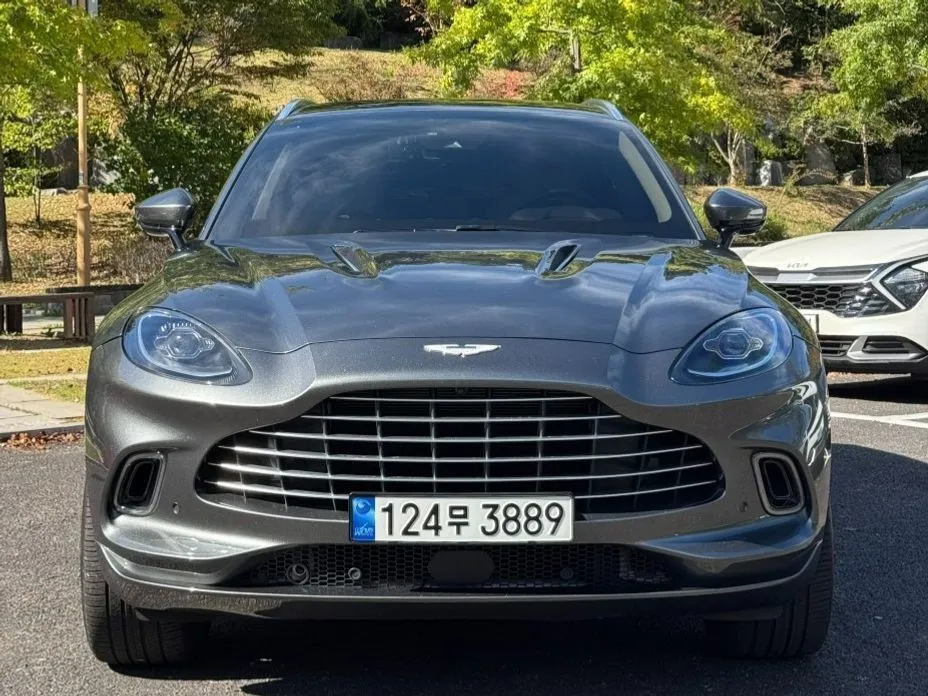 Aston Martin DBX — фото 7