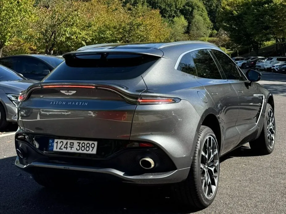 Aston Martin DBX — фото 4