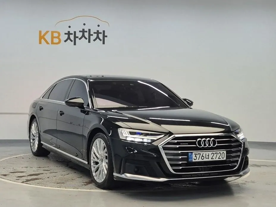 Audi A8 — фото 2