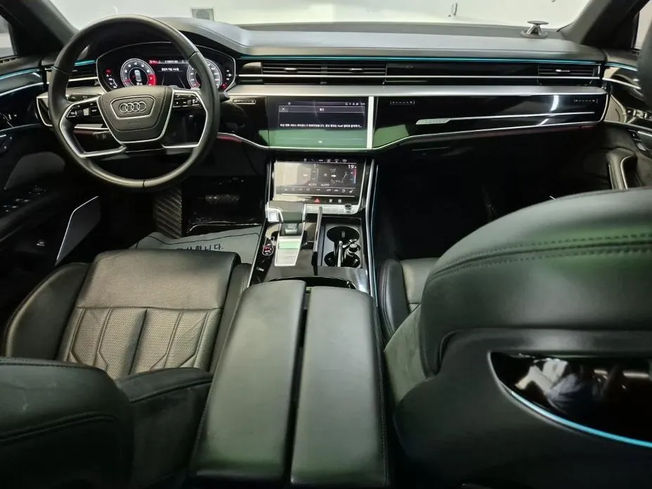 Audi A8 — фото 6