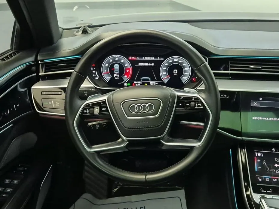 Audi A8 — фото 5