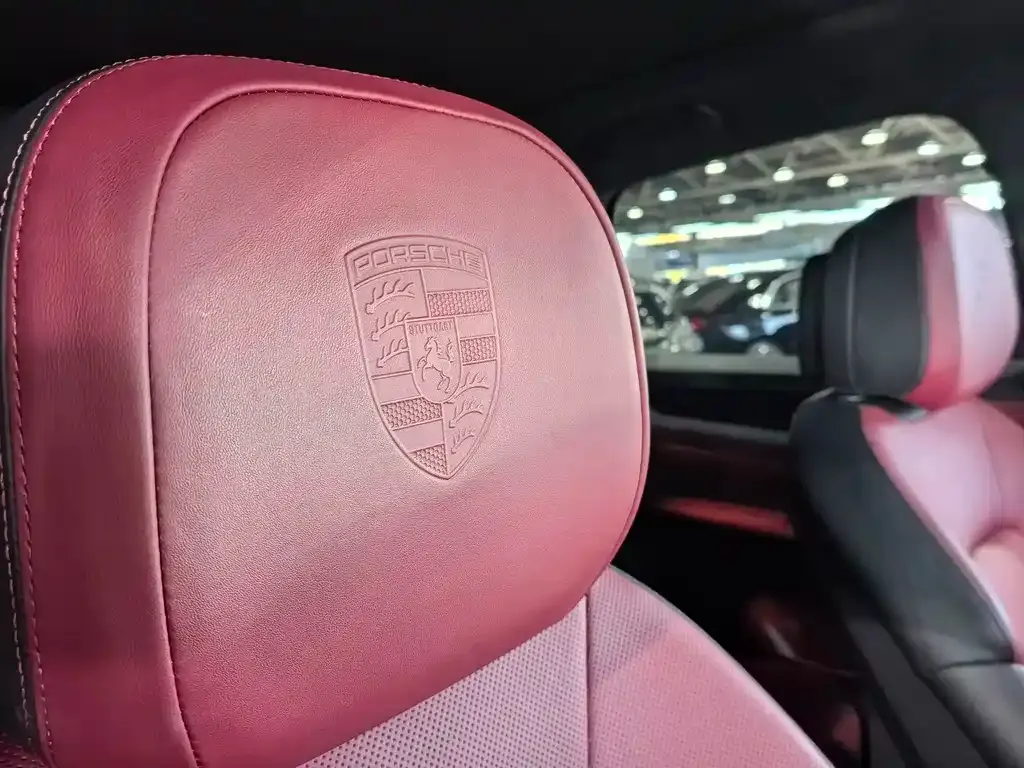 Porsche Cayenne — фото 10