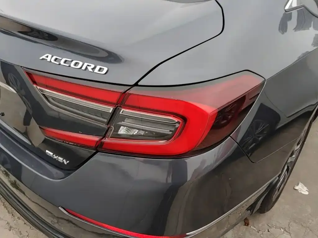 Honda Accord — фото 7