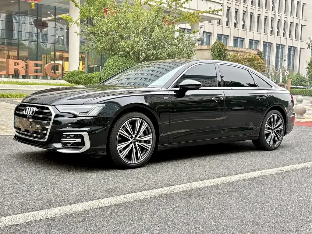 Audi A6L — фото 1