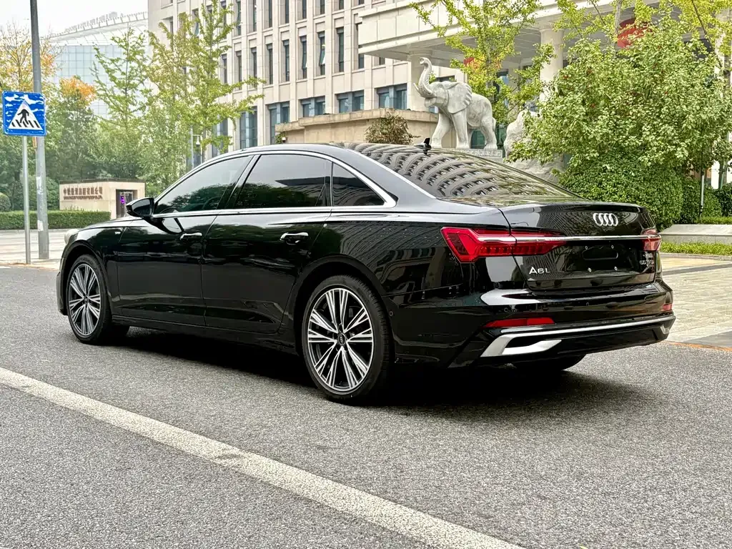 Audi A6L — фото 7
