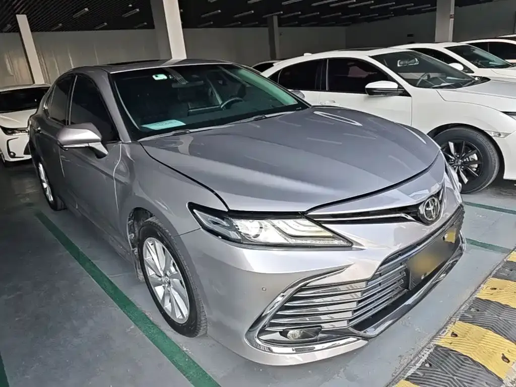 Toyota Camry — фото 10
