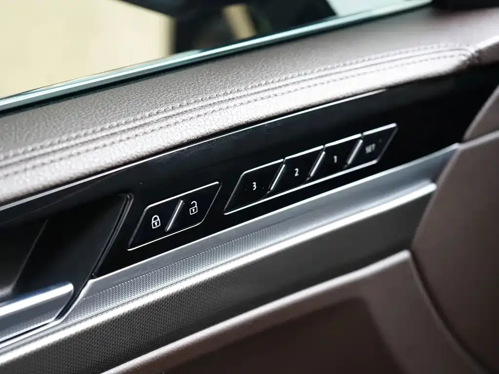 Volkswagen Phideon — фото 7