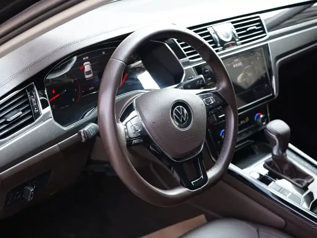 Volkswagen Phideon — фото 4