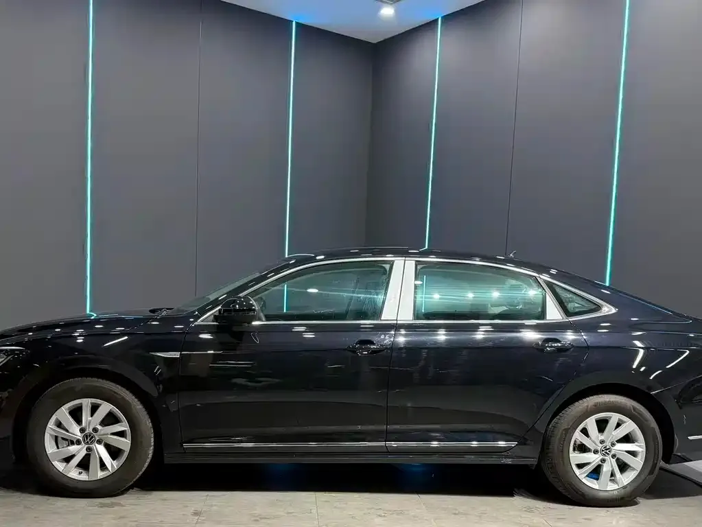 Volkswagen Passat PHEV — фото 4