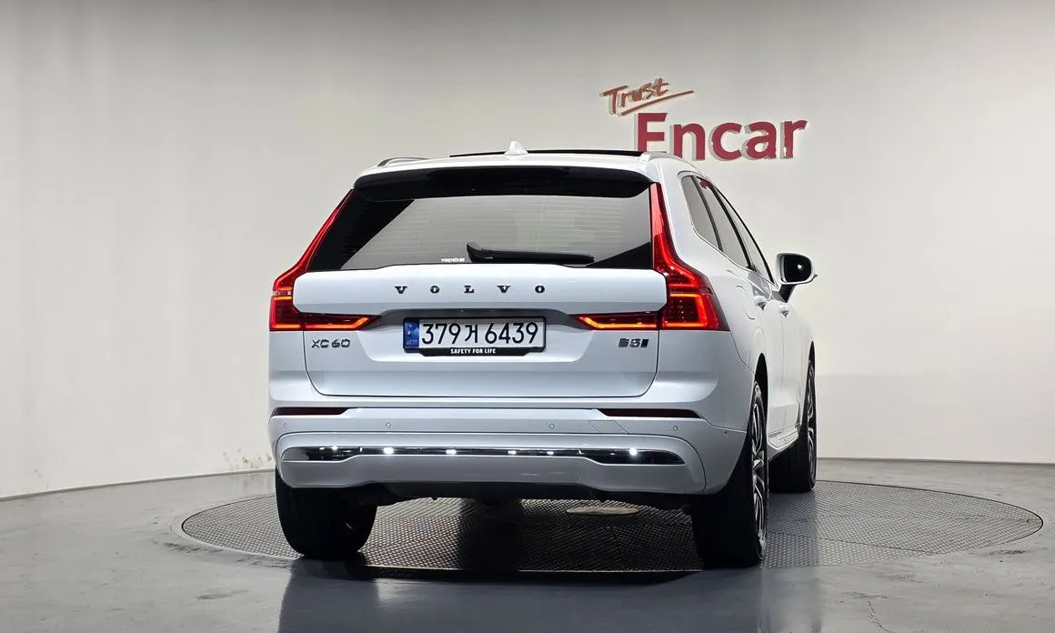 Volvo XC60 — фото 3