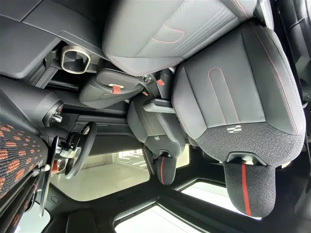 MINI JCW (John Cooper Works) — фото 10