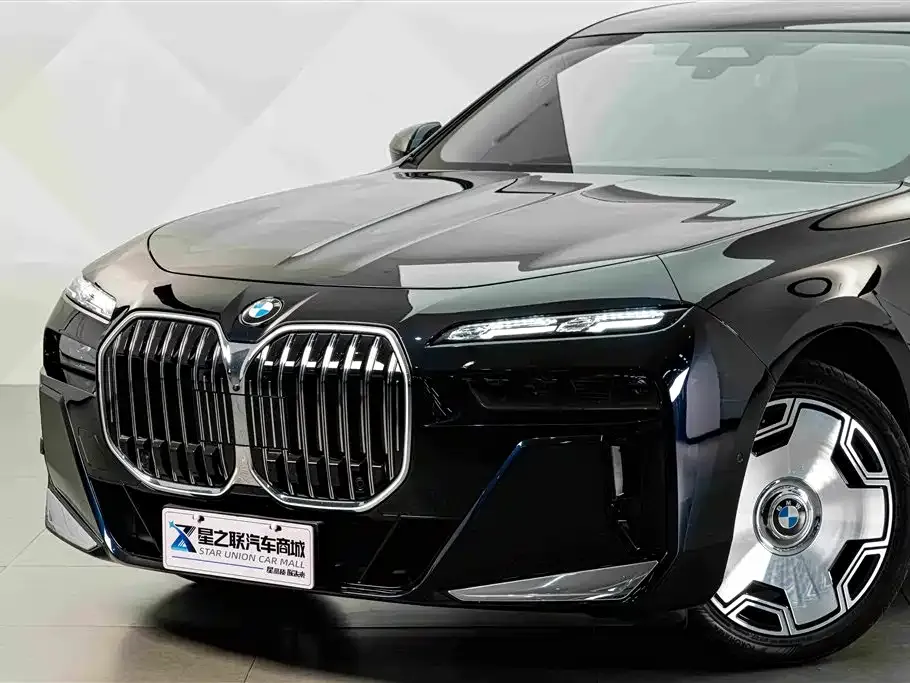 BMW 7 Series — фото 10