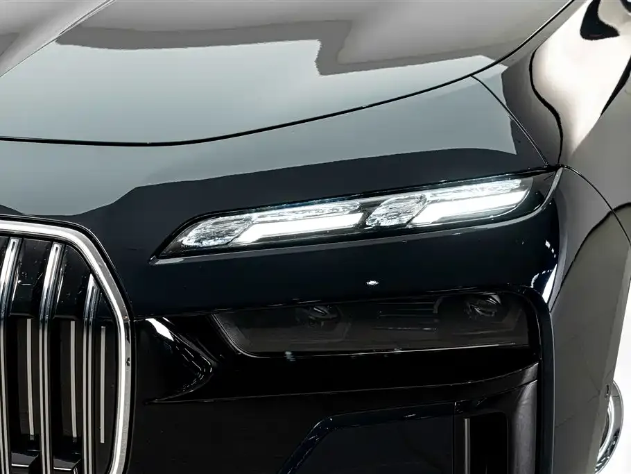 BMW 7 Series — фото 9