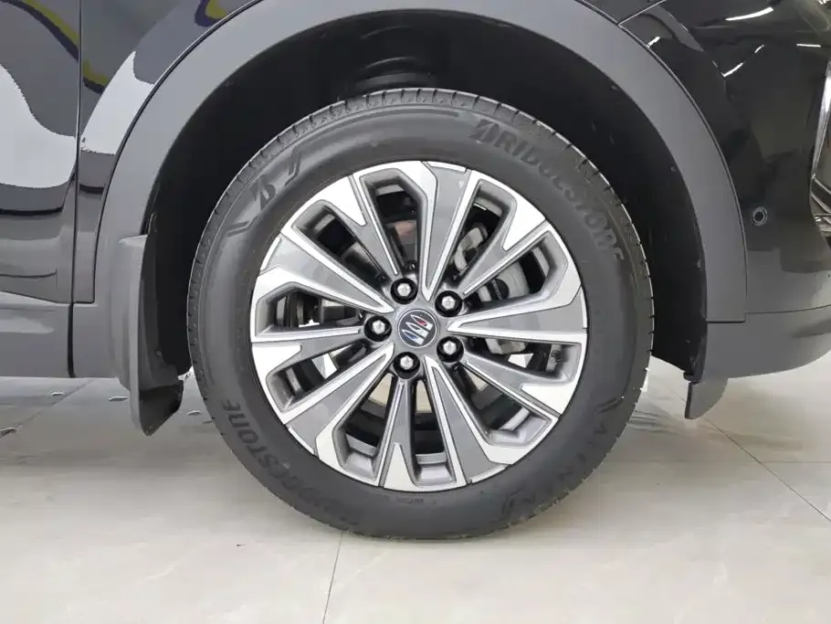 Buick Envision Plus — фото 2
