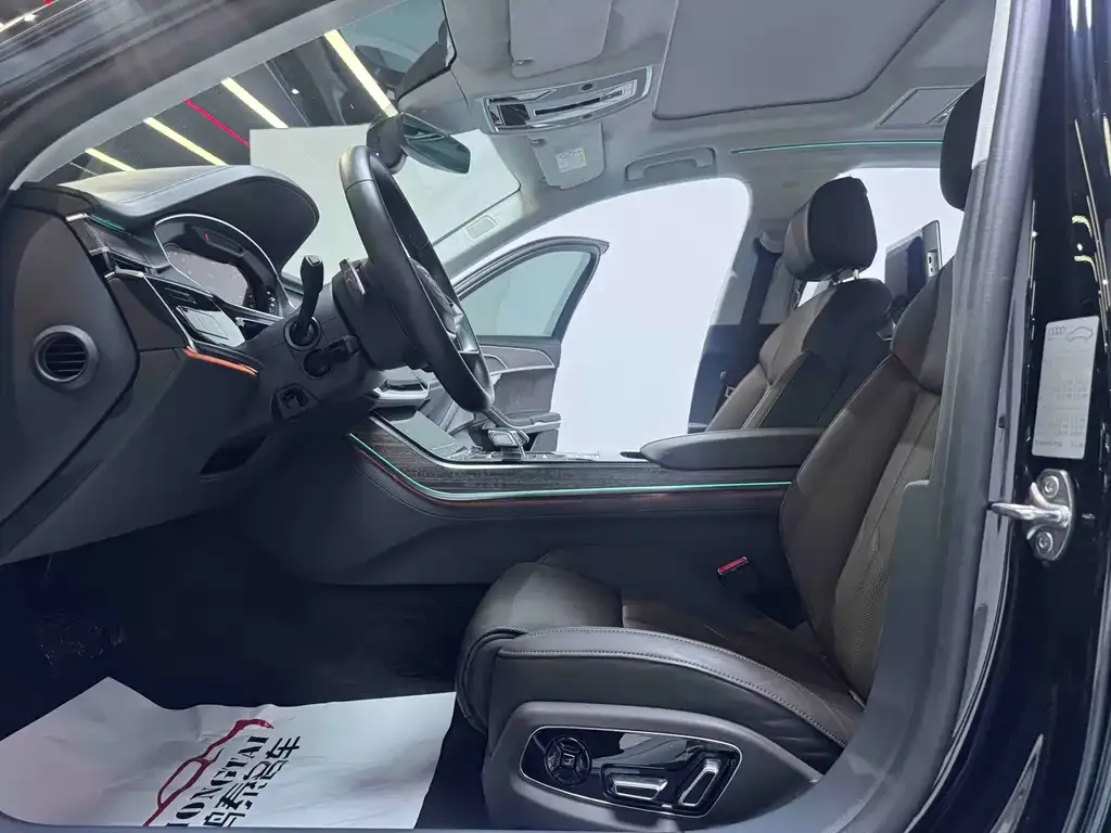 Audi A8 — фото 5