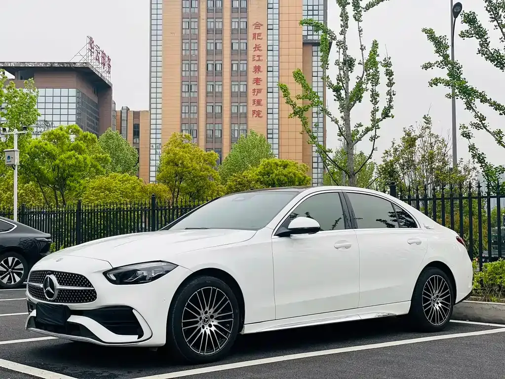 Mercedes-Benz C-Class — фото 1