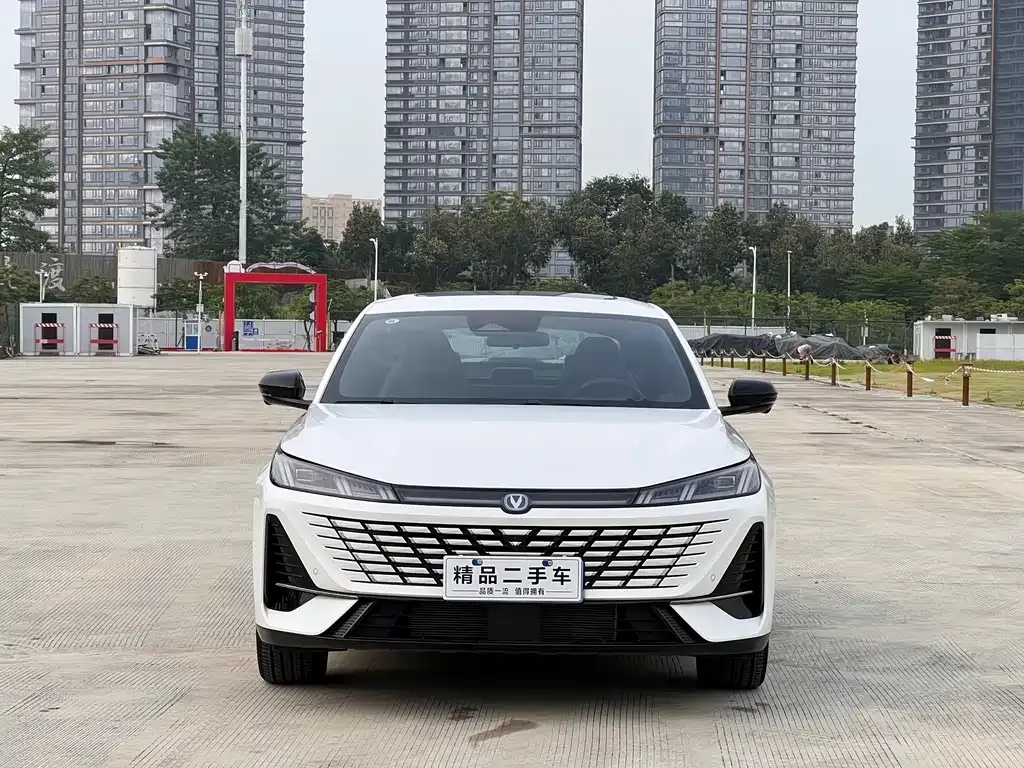 Changan Eado — фото 10