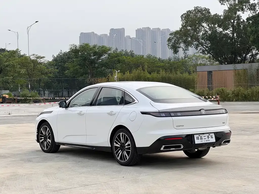 Changan Eado — фото 9