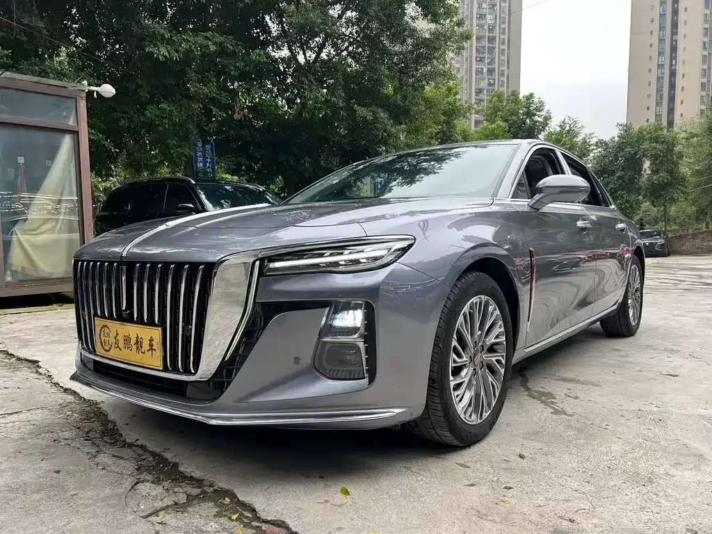 Hongqi H5 — фото 1