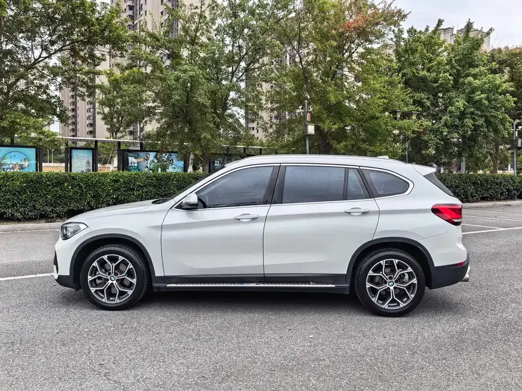 BMW X1 — фото 9