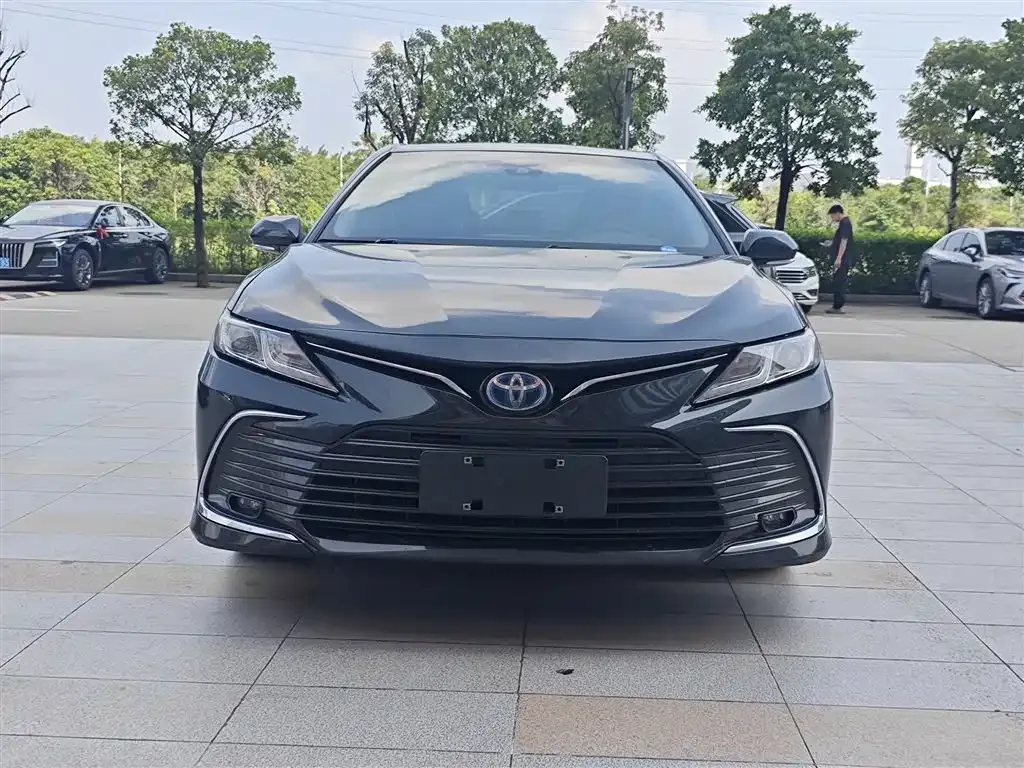 Toyota Camry — фото 10