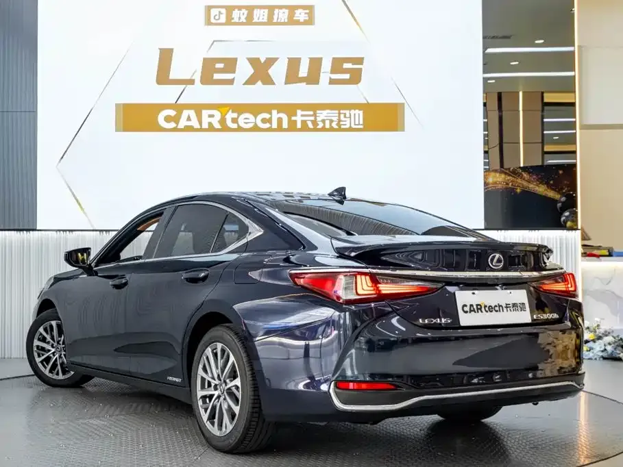 Lexus ES — фото 10