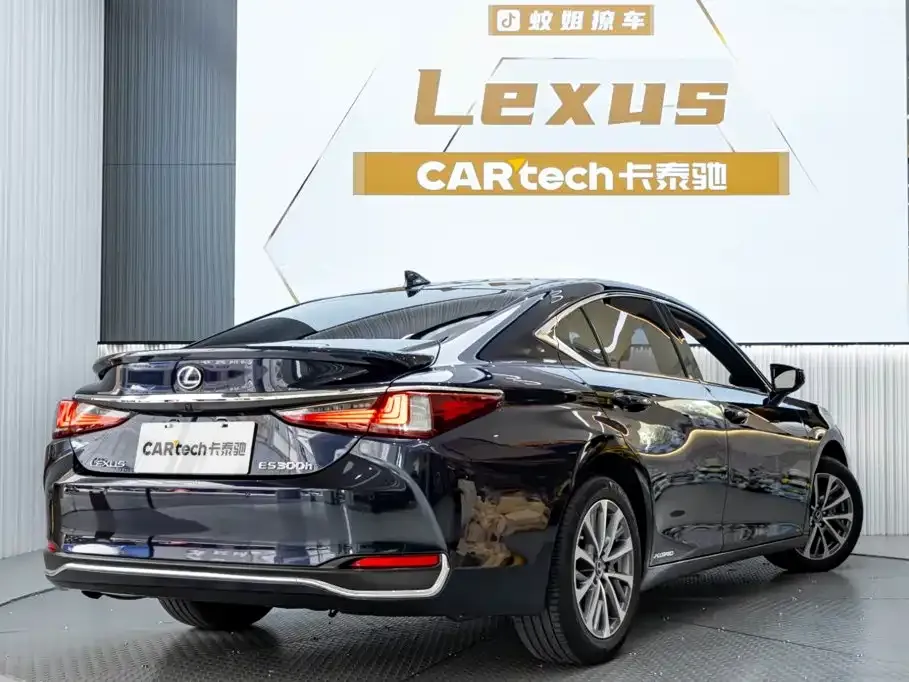 Lexus ES — фото 3