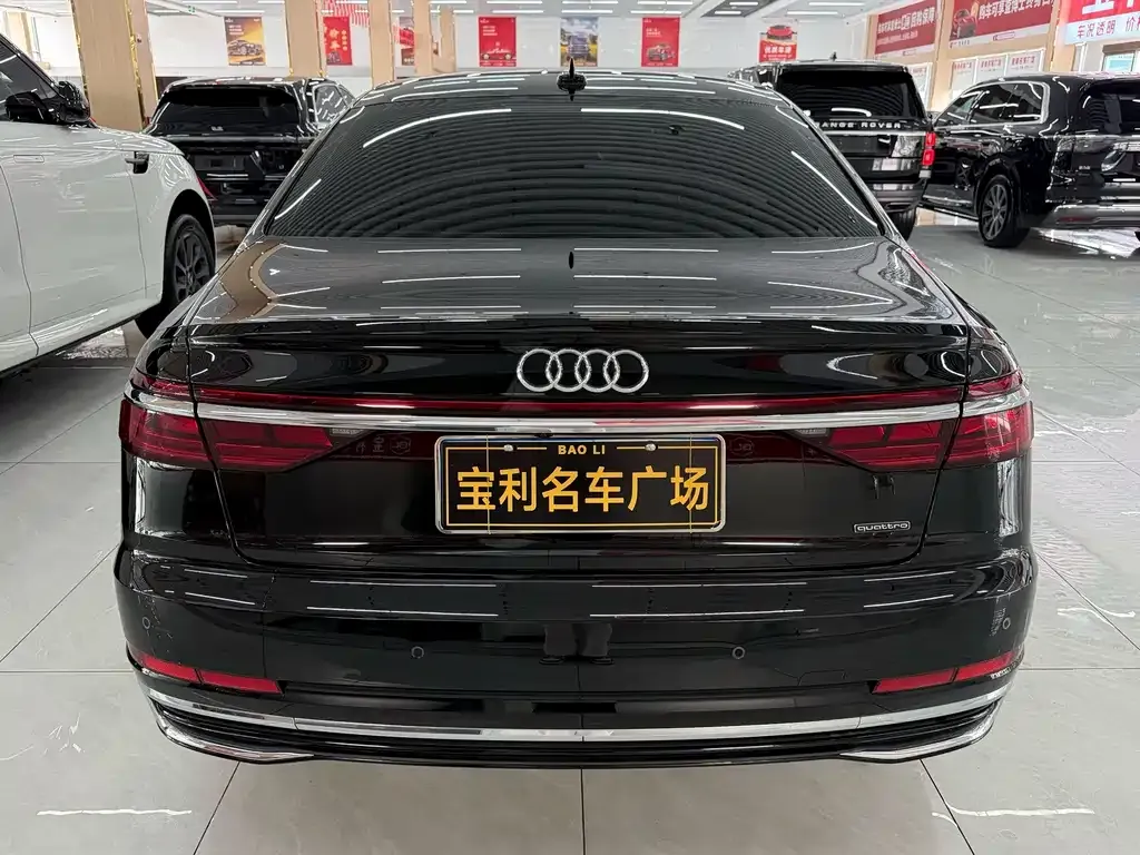 Audi A8 — фото 8