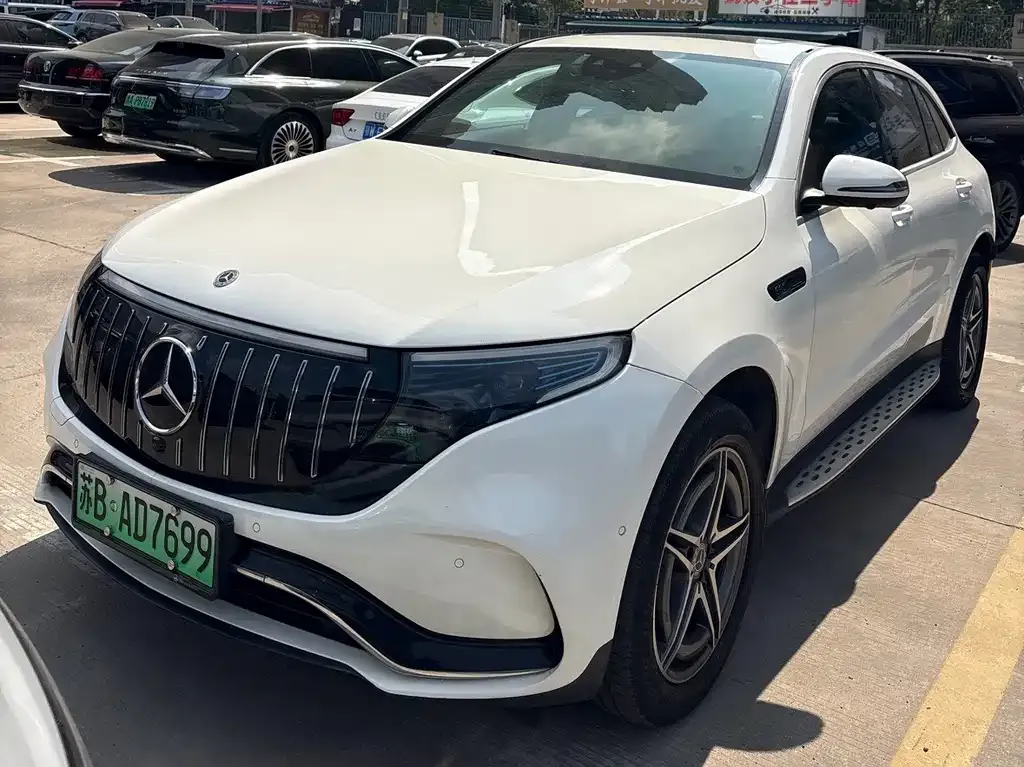 Mercedes-Benz EQC — фото 1