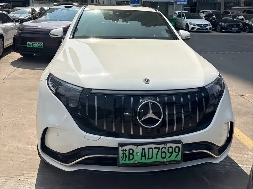 Mercedes-Benz EQC — фото 8
