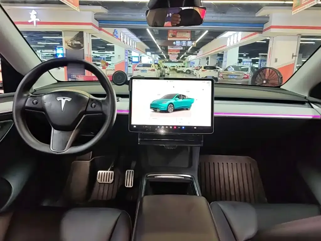 Tesla Model Y — фото 4