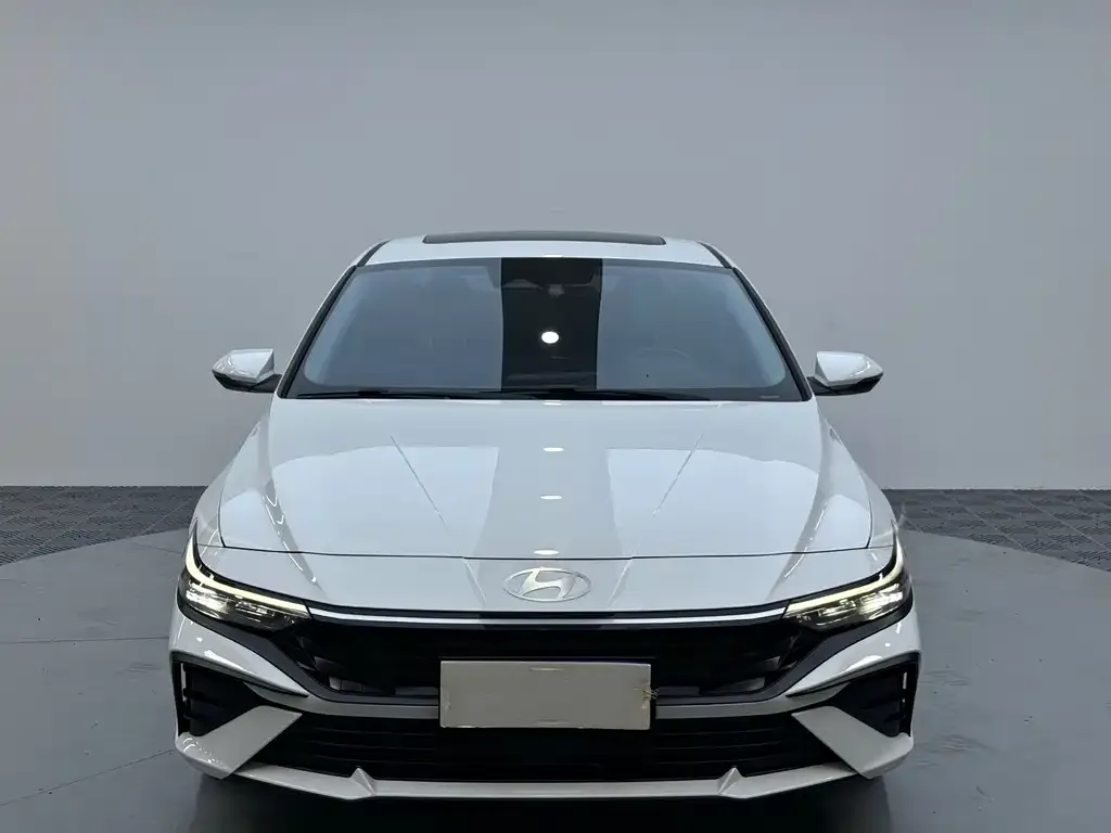 Hyundai Elantra — фото 6