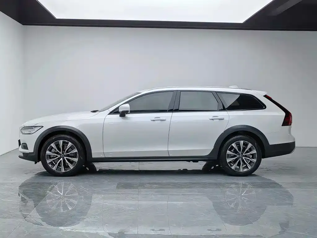 Volvo V90 — фото 10