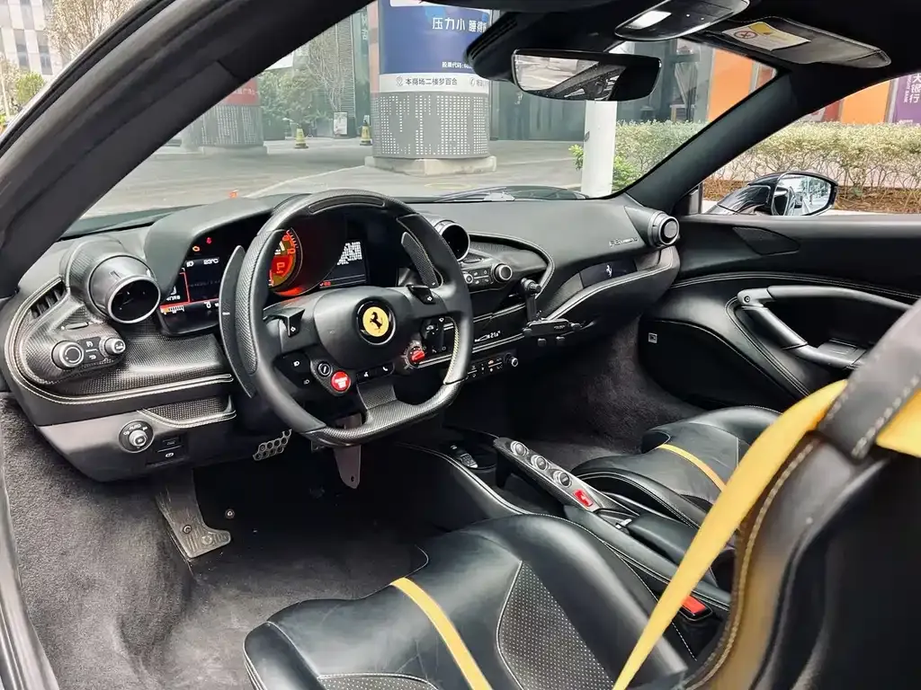 Ferrari F8 — фото 7
