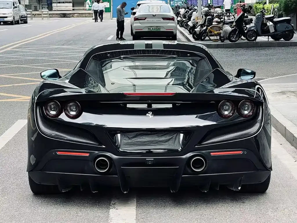 Ferrari F8 — фото 8