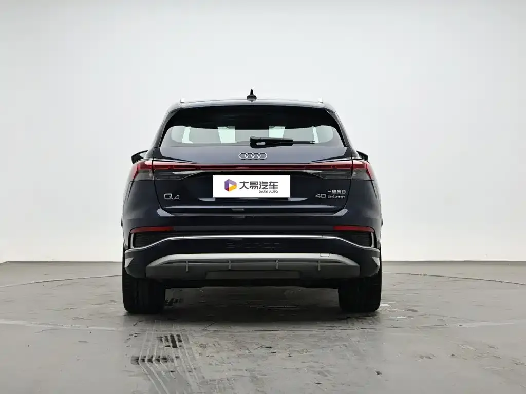 Audi Q4 e-tron — фото 10