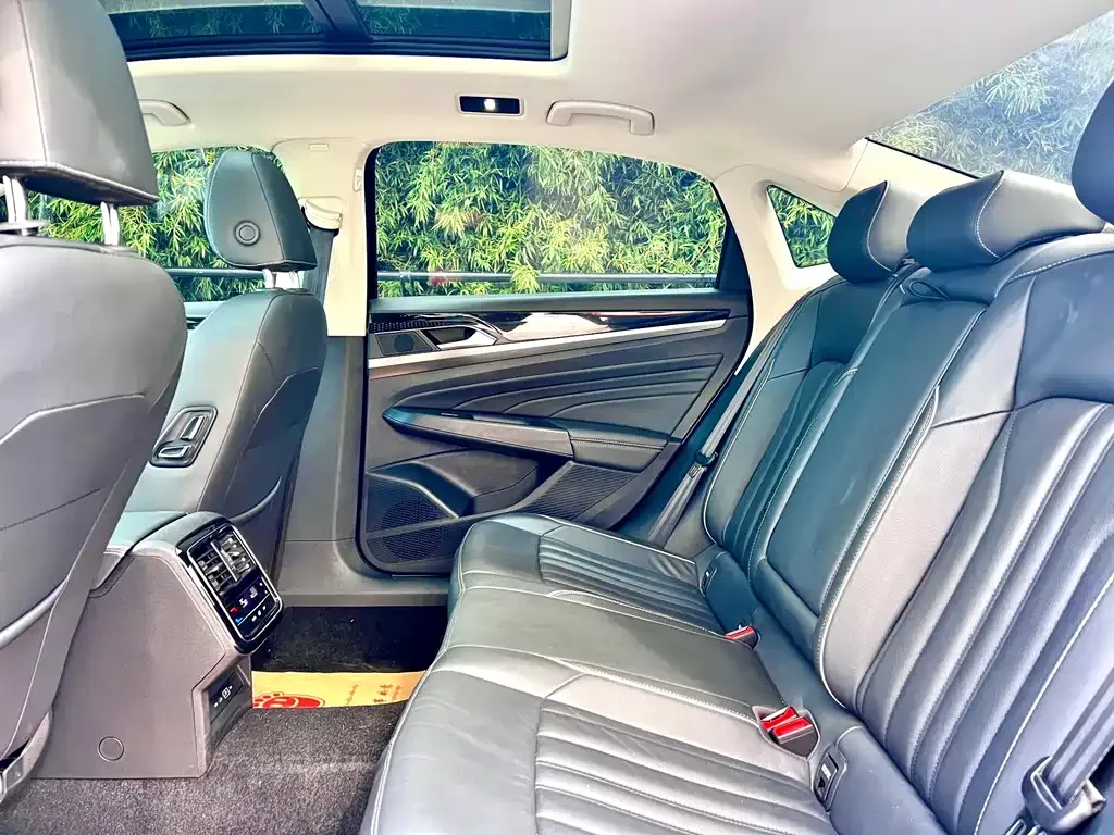 Volkswagen Passat — фото 7