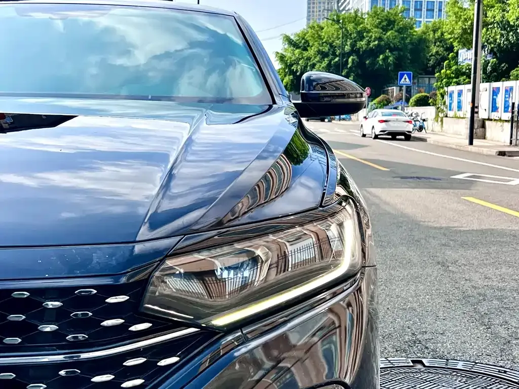 Volkswagen Passat — фото 8