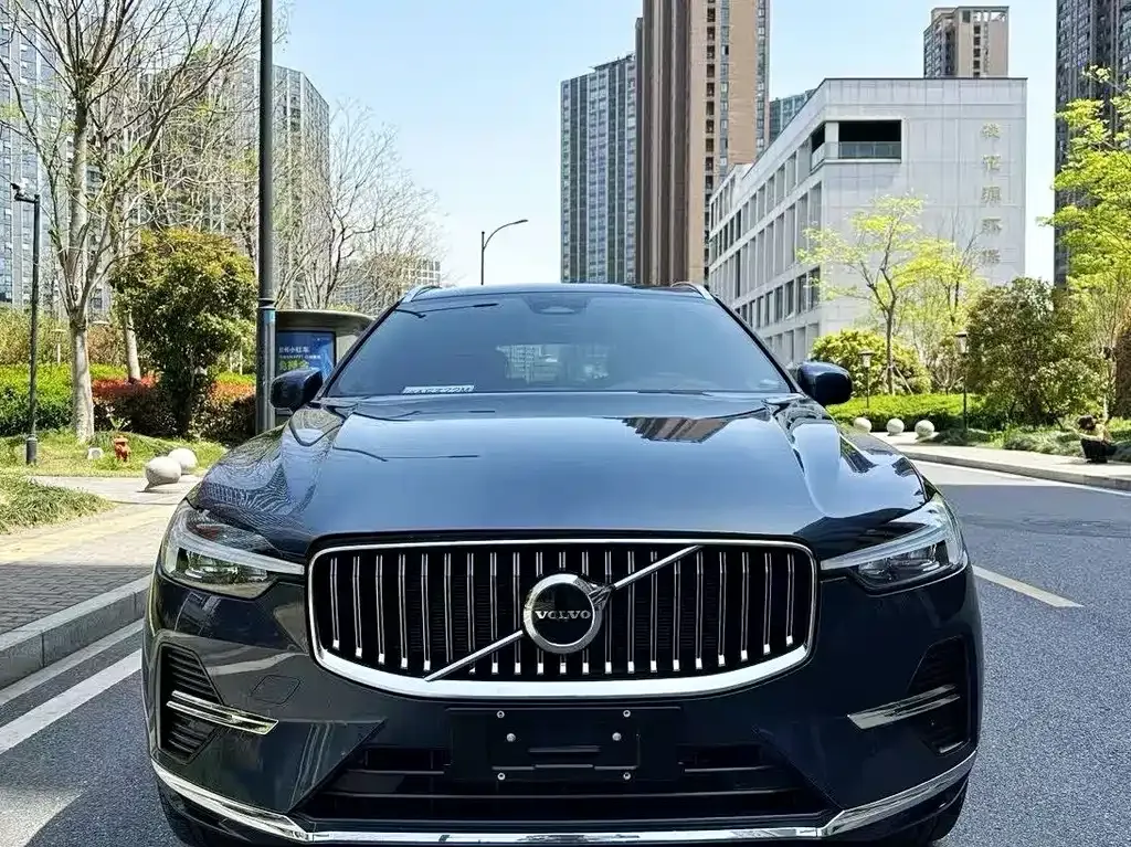 Volvo XC60 — фото 9