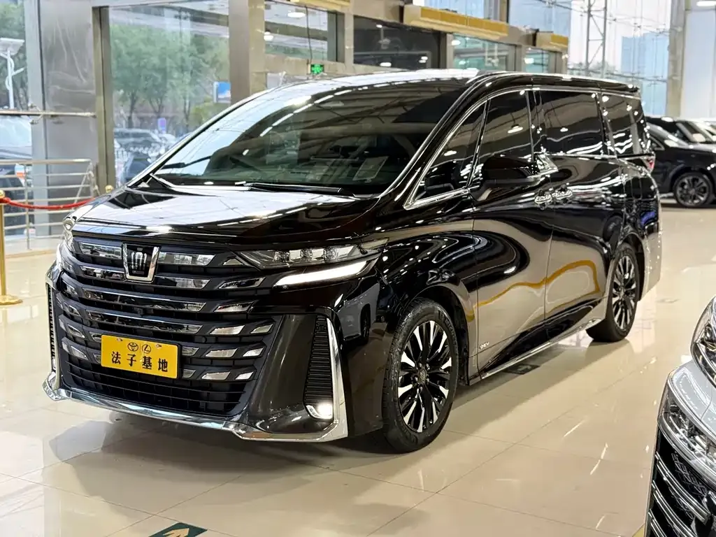 Toyota Vellfire — фото 3