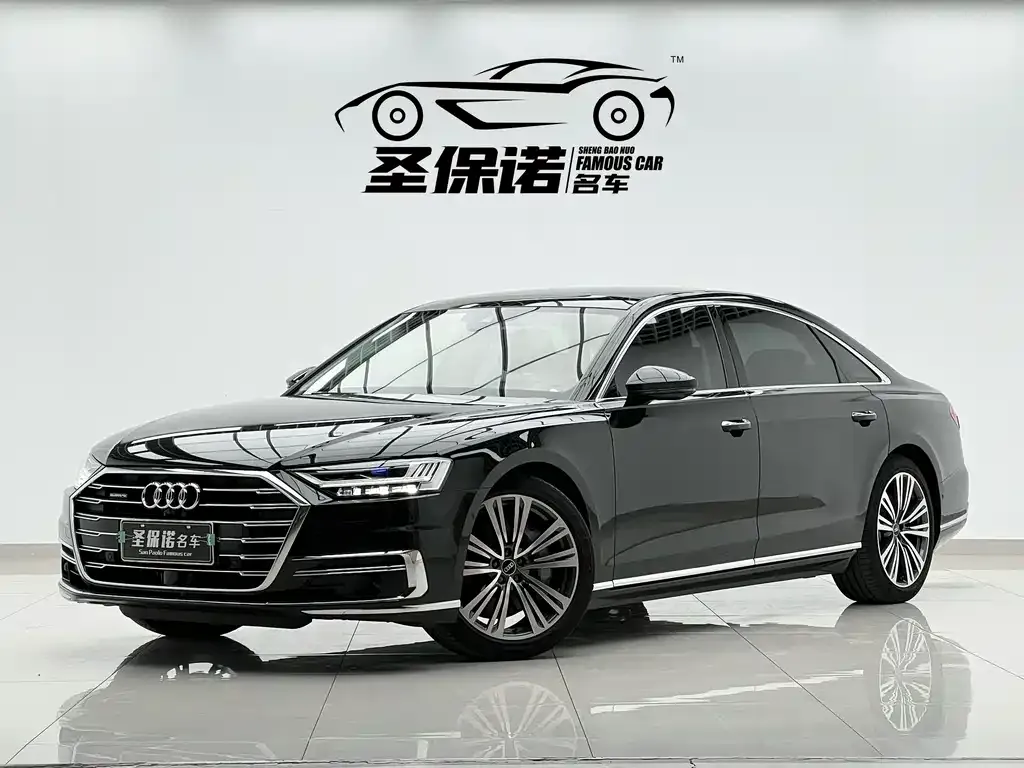 Audi A8 — фото 1