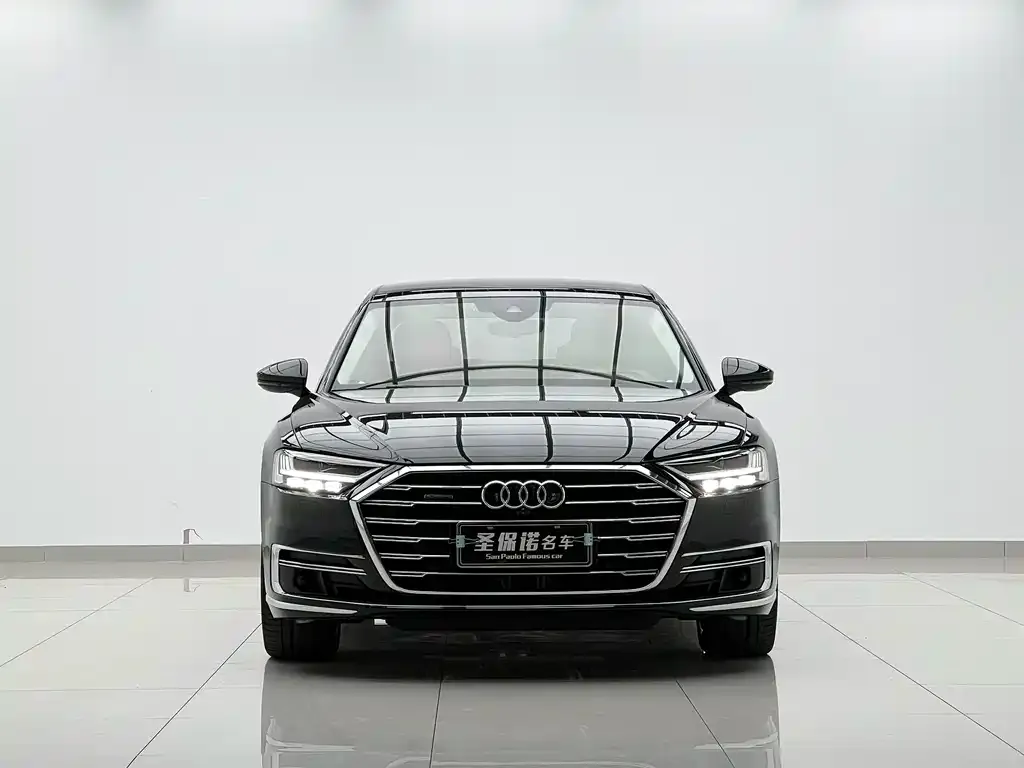Audi A8 — фото 2