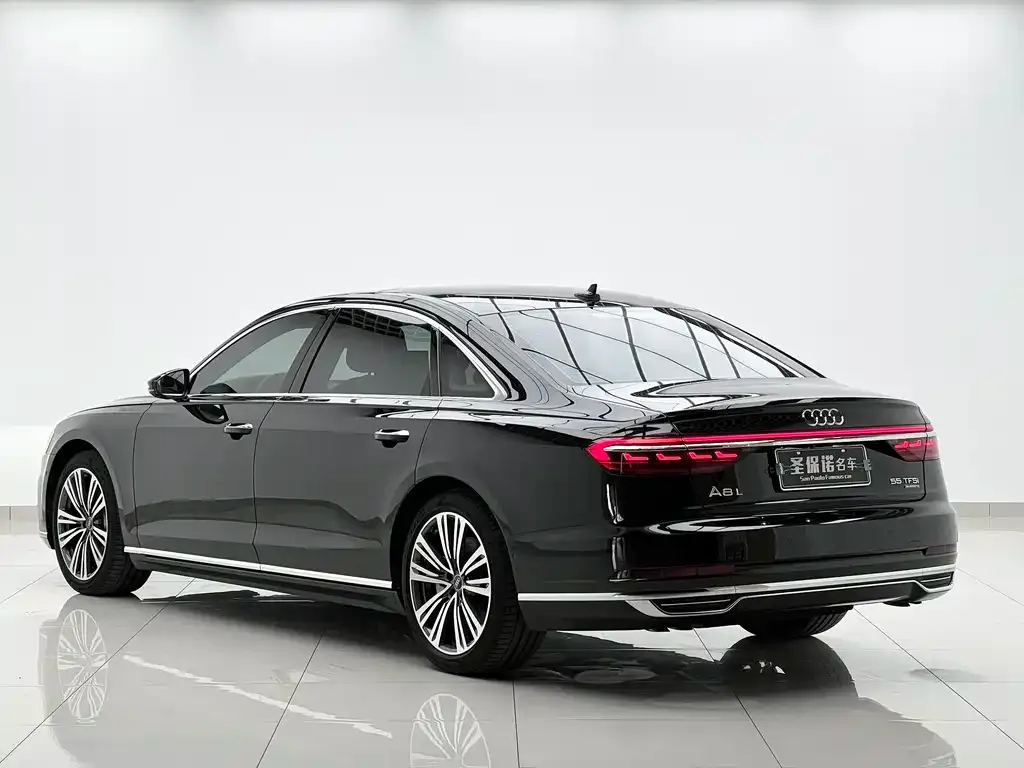 Audi A8 — фото 3