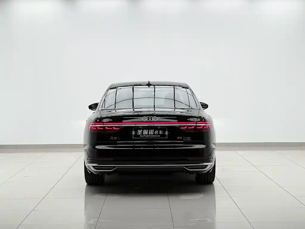 Audi A8 — фото 9