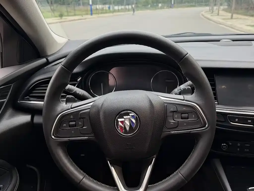 Buick Regal — фото 2