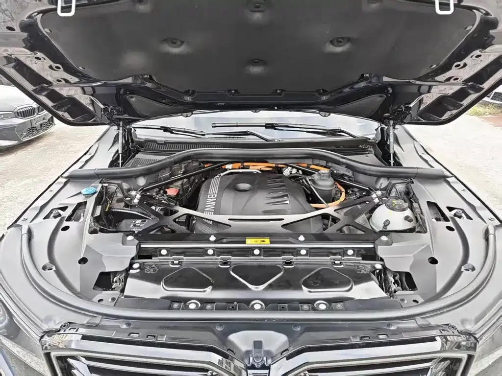 BMW XM — фото 7