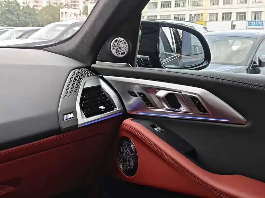 BMW XM — фото 6