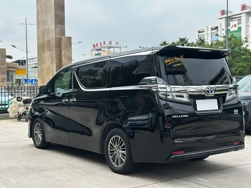Toyota Vellfire — фото 8